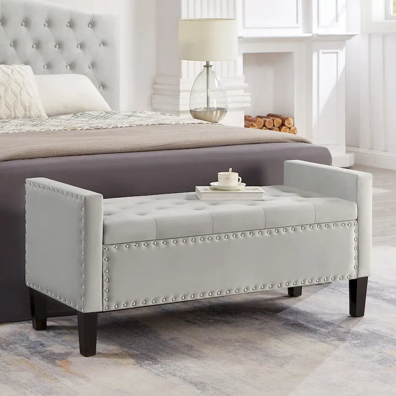 Banc de rangement capitonné avec garniture cloutée, Siège rembourré moelleux avec accoudoirs pour entrée/salon, Banc de bout de lit - Crème